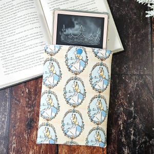 Wonderland Cameo Kindle Paperwhite Sleeve | Book Lover Gift | Kindle Cover | Kindle Bag | Bookish Gift | LIMITED EDITION