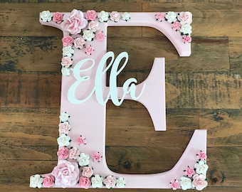 Letra de madera personalizada para guardería - Letra floral - Decoración de guardería - Regalo para bebé - Regalo de bautizo - Letra con nombre - Independiente