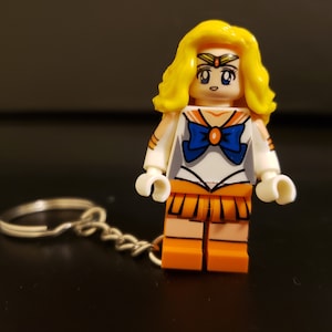 Sailor Venus Moon Keychain Mini Figure