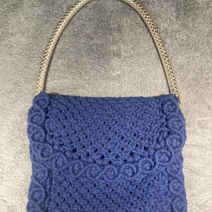 Bolso/cartera de macramé con asa superior plegable