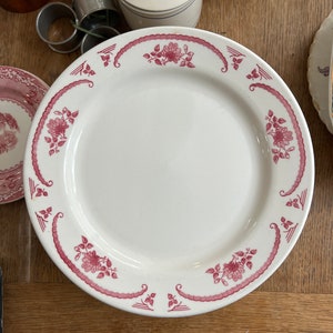 Vintage Homer Laughlin Pink and White Dinner Plates.  Set of 8.  Measuring 9.5”.