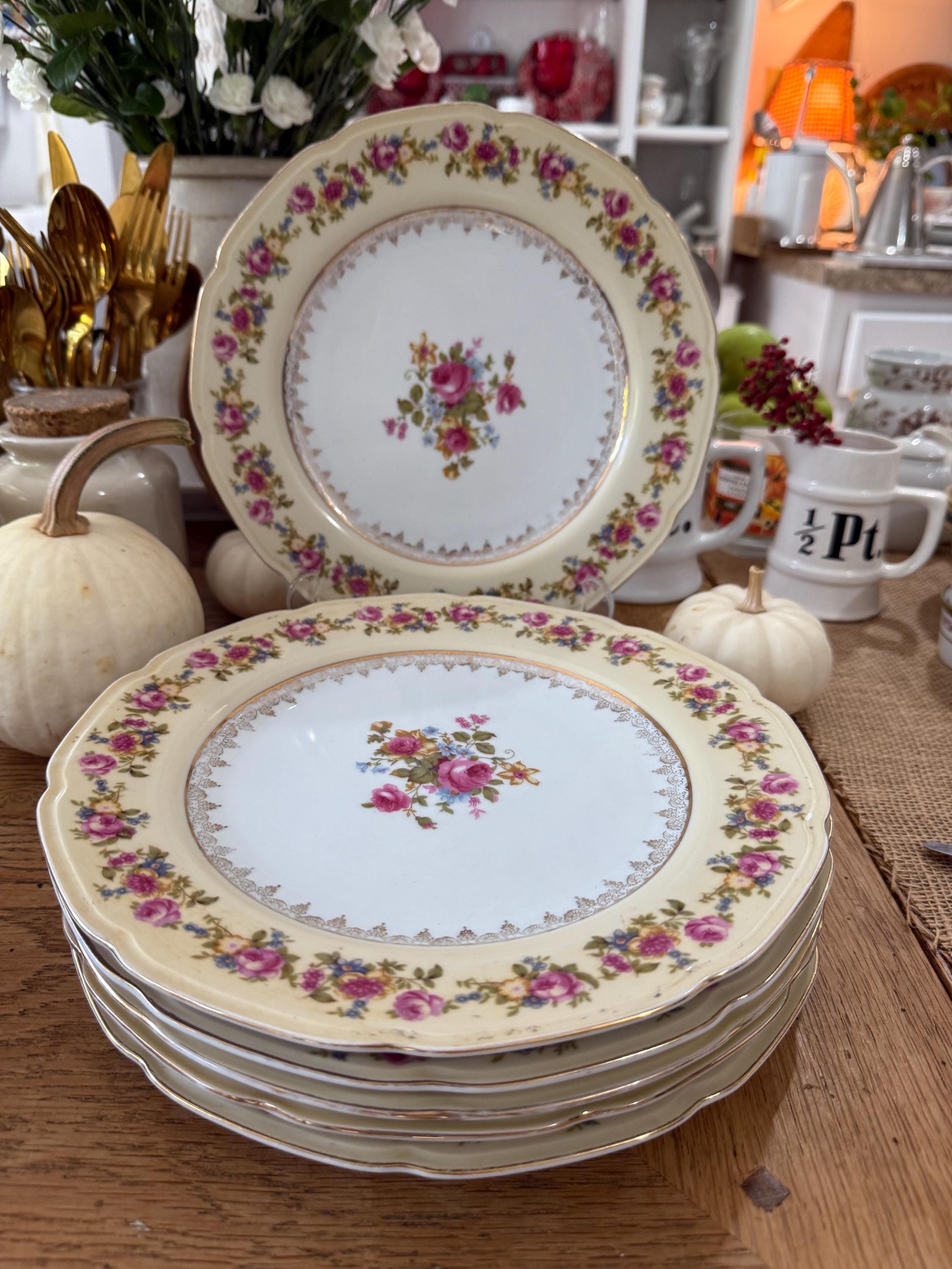 Gold Castle Dinner Plates. Set of 6. - Etsy Finland