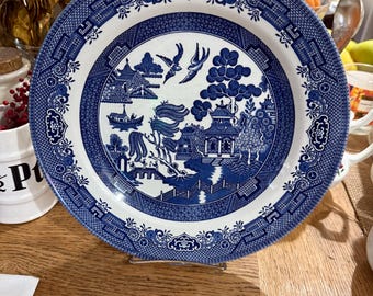 Chinoiserie-dinerbord van blauw en wit Willowware van Churchill.  Set van 2.
