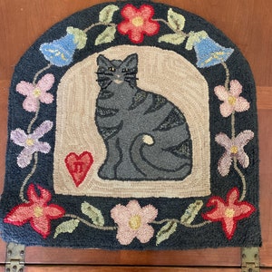 Rare Caswell Carpet Folk Art Style Embroidery Kit Cat Contemporary