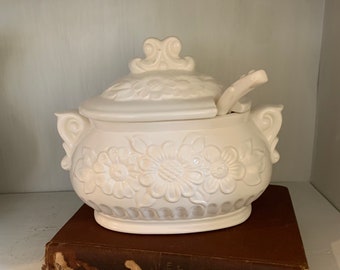 Vintage Japan Ceramic Sauce Tureen  with ladle.  Measures 7.5” x 6.5”.