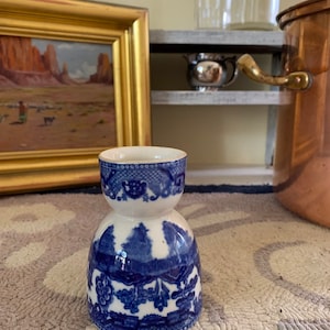Vintage Blue and White Willow Ware Egg Cup.