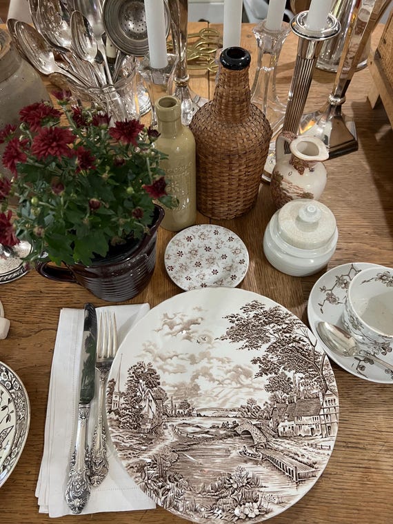 Brown and White English Ridgeway 10” Country Days - Etsy Canada