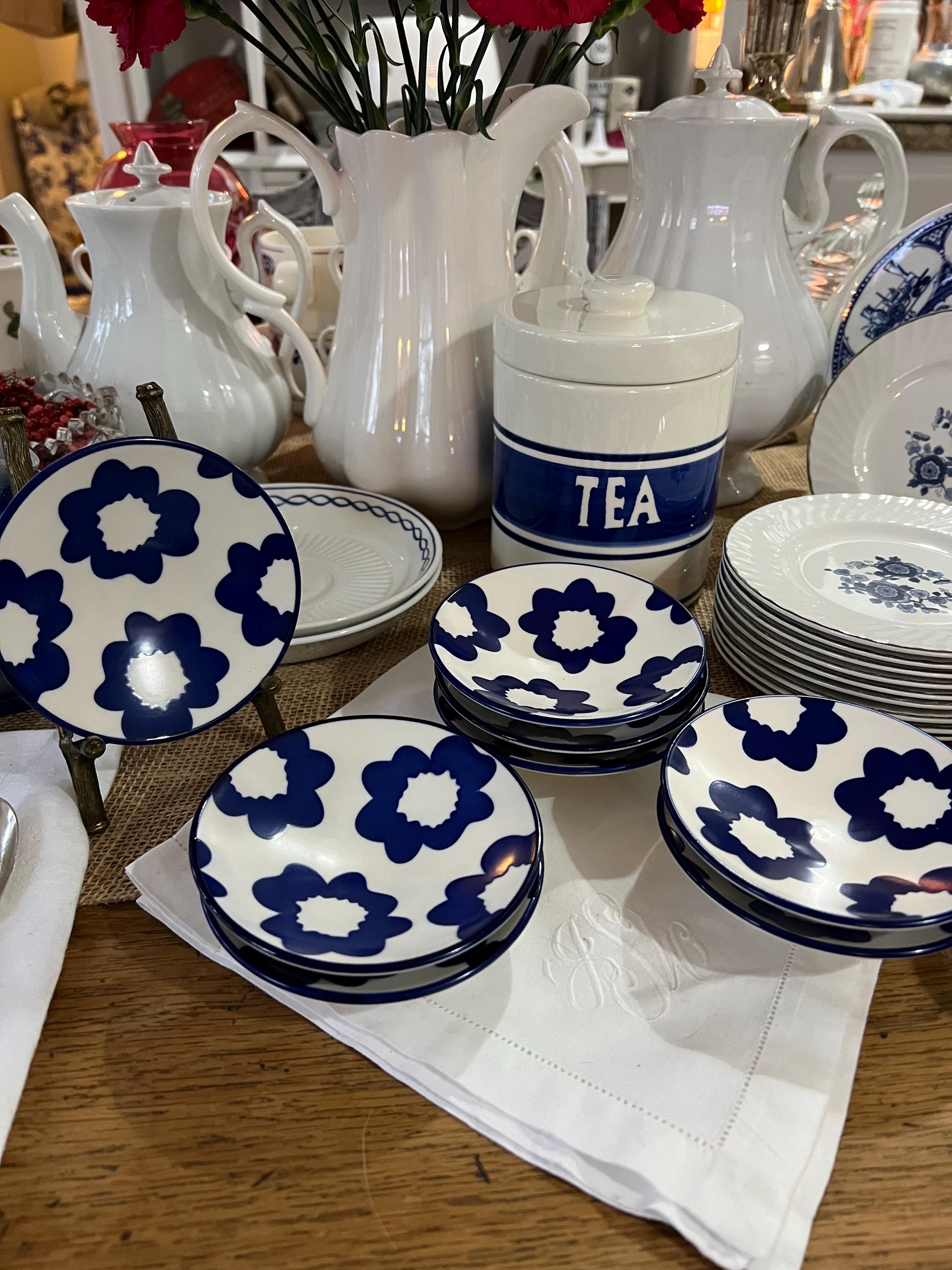 【メッチ】UNIQLOU カシミヤブレンドボディー　白・青セット　M Amazon.com: KeQiu Japanese Ceramic Bowls Set of 6, 28 Oz Large