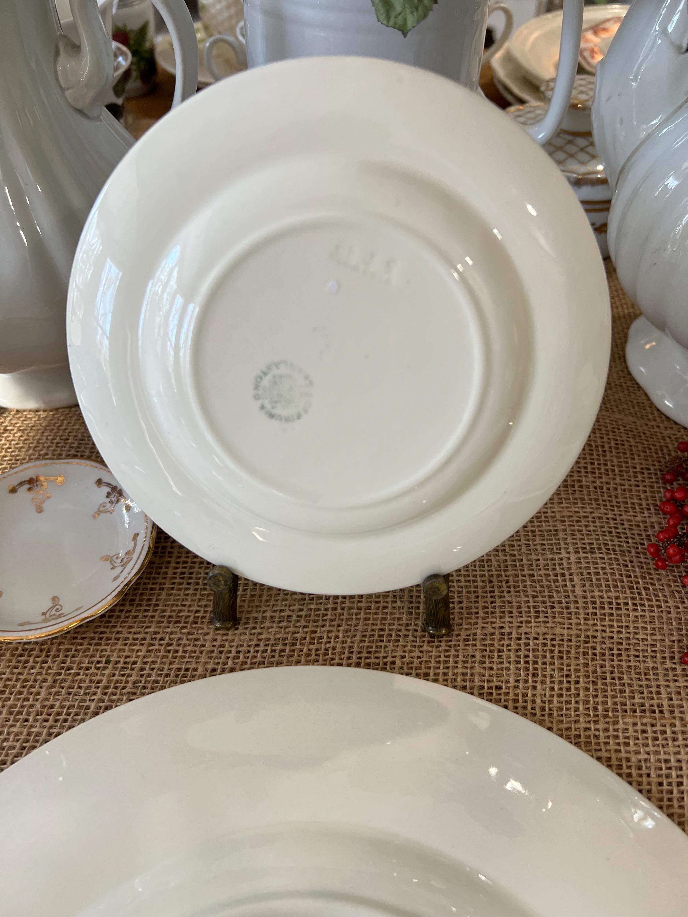 ブルーエンボス加工ウェッジウッド クイーンズウェア プレート 3枚