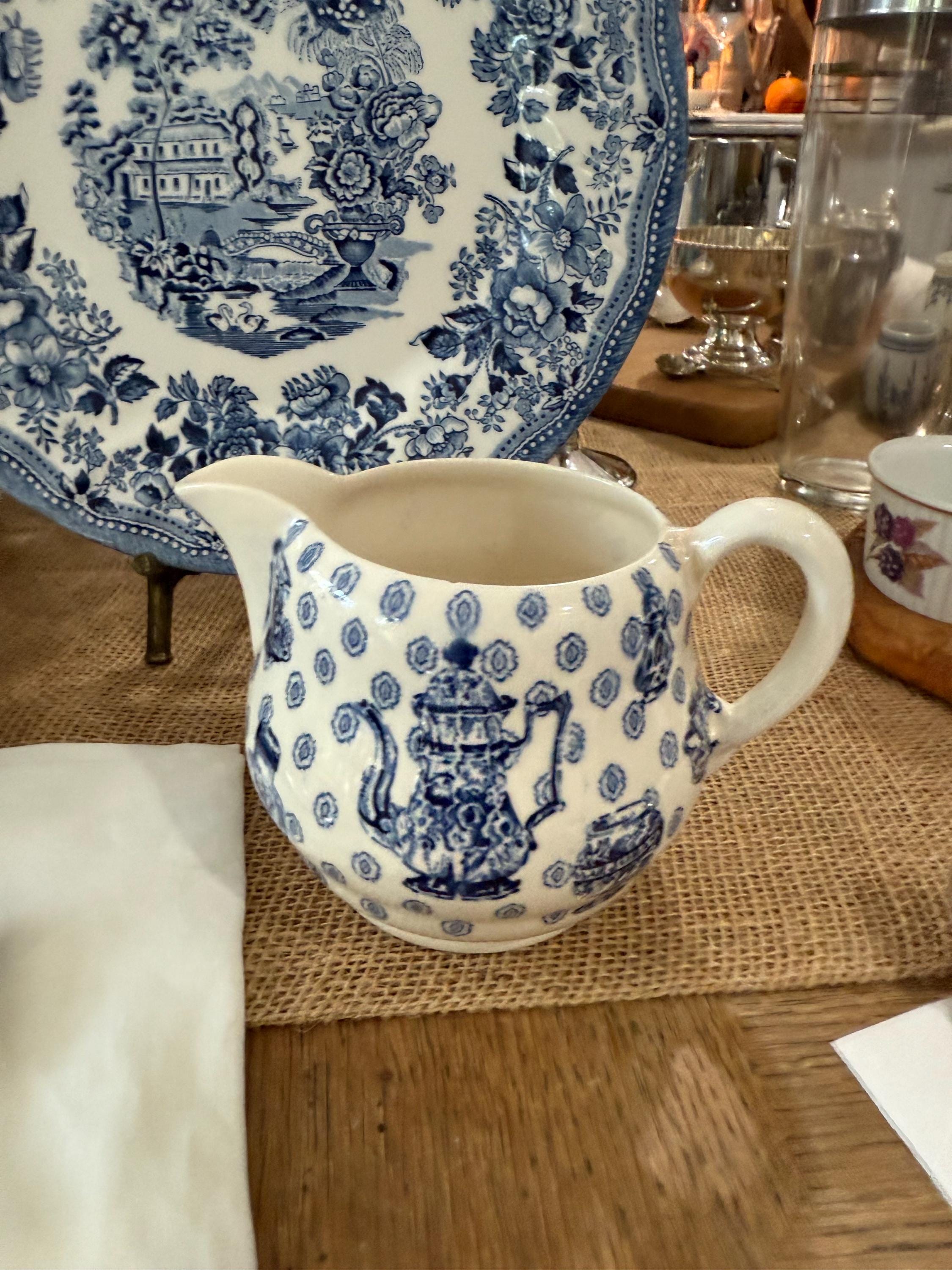 イギリスの磁器製クリーマー - Etsy 日本 イギリス アンティーク 陶器