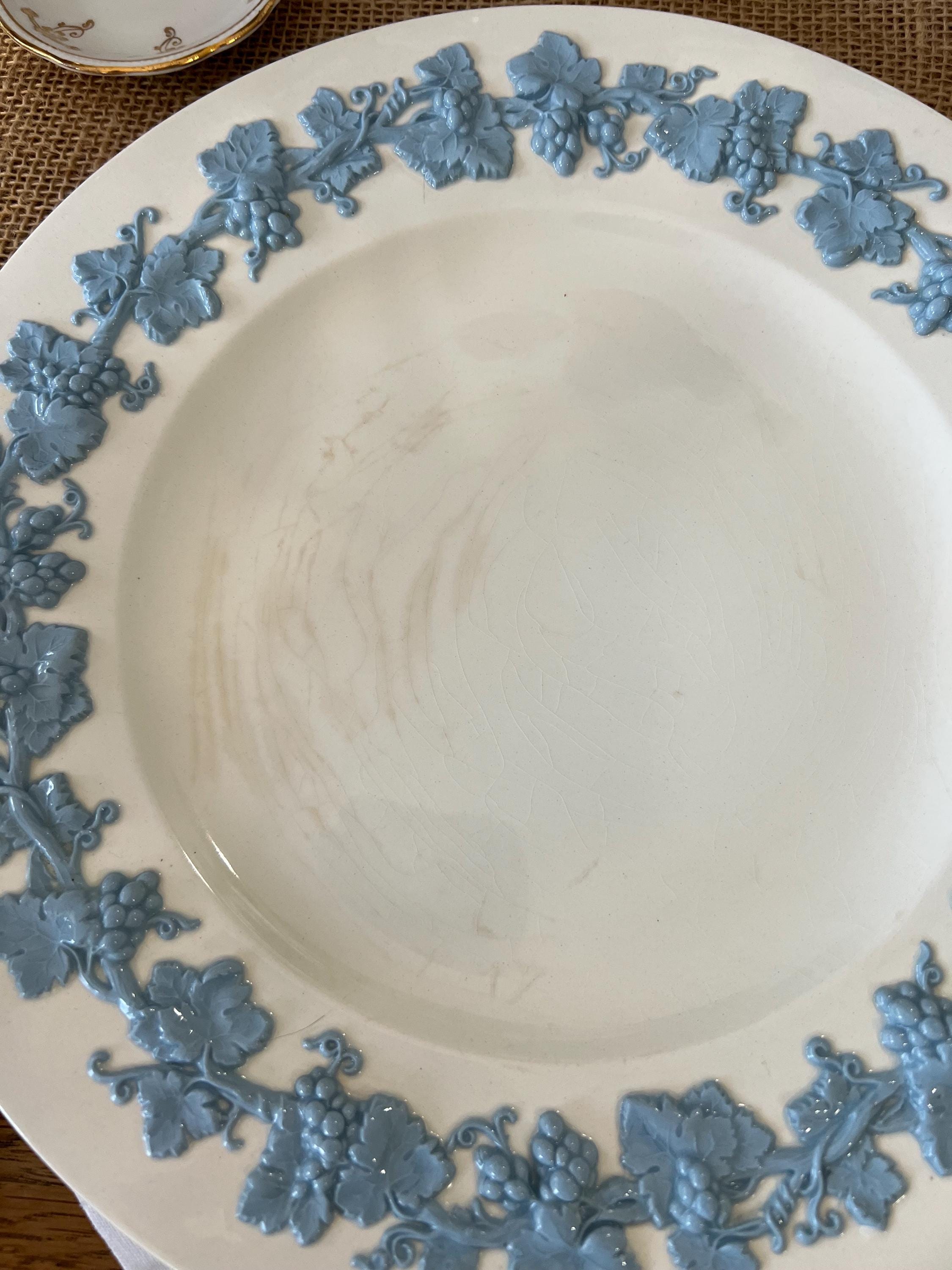 ブルーエンボス加工ウェッジウッド クイーンズウェア プレート 3枚