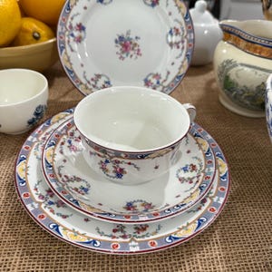 J & G Meakin Lot of 4 pieces.