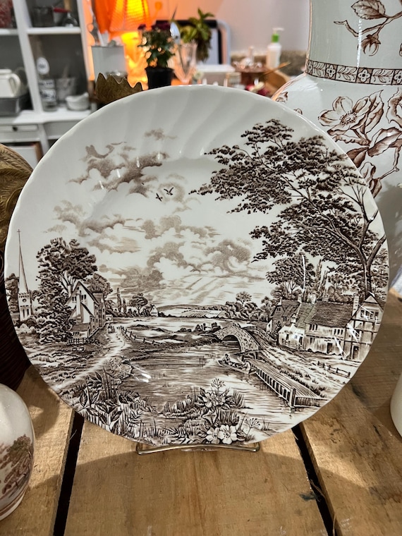 Brown and White English Ridgeway 10” Country Days - Etsy