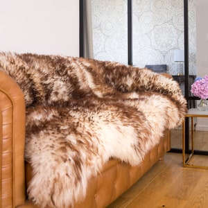 GIANT SHEEPSKIN Triple X  Mouflon White Brown Throw Genuine leather Sheep Skin 64&quot; x 46&quot; Decorative rug Natural very thick, shiny !