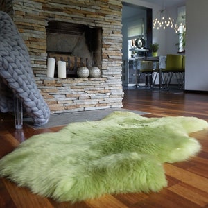 SHEEPSKIN Green   L15 Throw Genuine leather Sheep Skin  Decorative rug green comfy, cozy, hair is very thick, shiny !