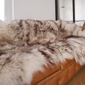 Manta de pele de carneiro gigante Triple X Mouflon branca marrom, couro legítimo de ovelha, 162 cm x 117 cm, tapete decorativo natural, muito grosso e brilhante!