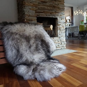 Original Black and White rug Mouflon   Genuine Natural Sheepskin Genuine Natural Sheepskin Rugs Rug Throw Rugs Carpet home Cheap, Shag