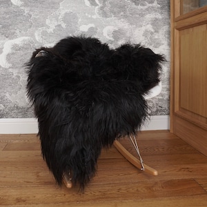 SHEEPSKIN ICELANDIC BLACK Throw Genuine leather Sheep Skin 48&quot; x 28&quot; Decorative rug  comfy, cozy, hair is very thick, shiny !