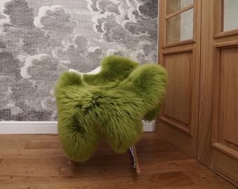 SHEEPSKIN GREEN X  Throw Genuine leather wool carpet  Decorative rug green comfy, cozy, hair is very thick, shiny !