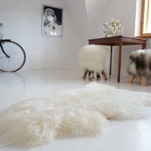 Big Gray Rugs White Sheepskin Rug 48&#39;&#39; x 28&#39;&#39; Sheepskin Throw Cheap Rugs Super Soft Long Fur Shag Rugs, Pelt, Throw Rugs, Scandinavian Style