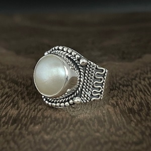 Mabe Pearl Ring // 925 Sterling Silver // Oxidized Bali Setting
