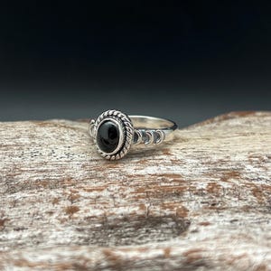 Vintage Style Onyx Ring // 925 Sterling Silver with Black Onyx // Size 6 to 10
