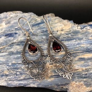 Garnet Dangly Bali Plumeria Earrings - Garnet -- 925 Sterling Silver