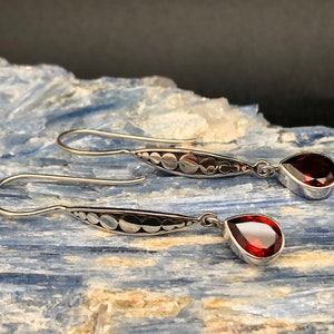 Dangly Garnet Teardrop Earrings // 925 Sterling Silver // Bali Setting