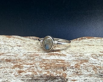 Oval Labradorite Stack Ring // 925 Sterling Silver // Handmade