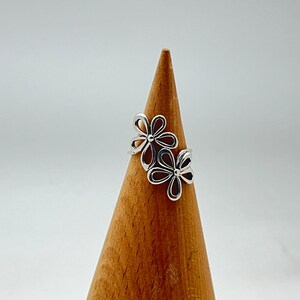 Double Flower Ring // 925 Sterling Silver // 2 Large Flowers Ring // Handmade // Sizes 7 to 10 Available image 3