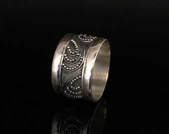 Wide Band Beaded Swirls Bali Ring // 925 Sterling Silver // Oxidized Bali Ring