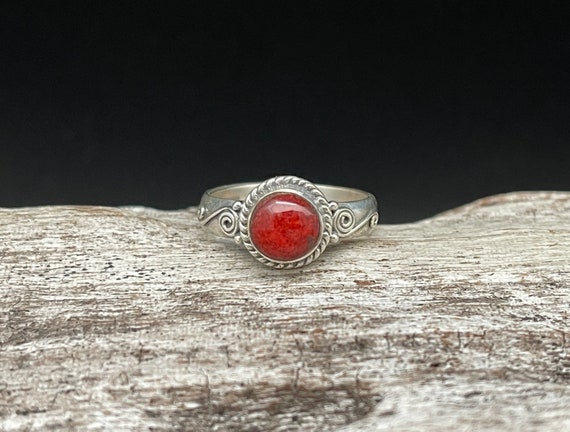 Natural Red Coral Ring // 925 Sterling Silver // Bali Design // Sizes 5 to 10