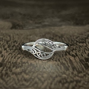 Thin Bali Wave Ring // 925 Sterling Silver // Oxidized Silver Ring