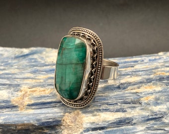 Emerald Ring Size 9, 10, 11 // Sterling Silver 925 // Braided Bali Setting