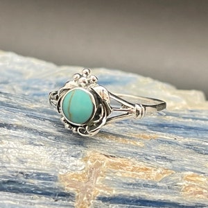 Vintage Style Turquoise Flower Ring // Sterling Silver // Turquoise Flower Ring