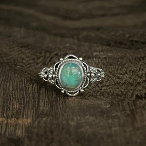 Vintage Turquoise Leaves Ring // 925 Sterling Silver with Genuine Turquoise // Size 5 to 10 image 2