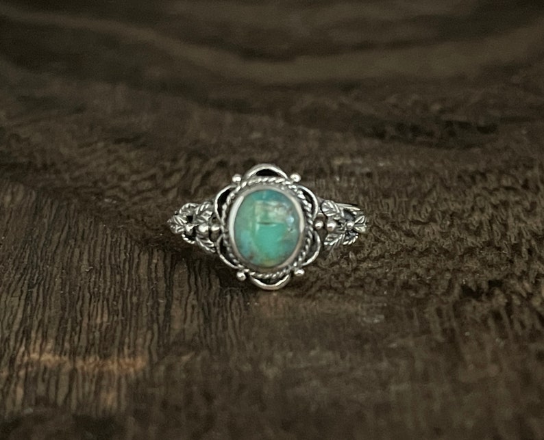 Vintage Turquoise Leaves Ring // 925 Sterling Silver with Genuine Turquoise // Size 5 to 10 image 2