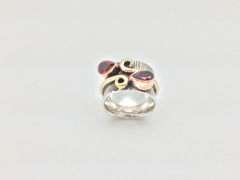 Multi-tone Garnet Ring 925 Sterling Silver Ridged Teardrop Swirl Design Oxidized Finish Size 6