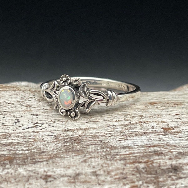 Opal Leaf Ring // Oxidized Leaf Design // Sizes 5-10 available