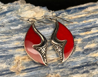 Red Silver Shell Earrings // 925 Sterling Silver // Bali Setting // Red Earrings