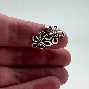 Double Flower Ring // 925 Sterling Silver // 2 Large Flowers Ring // Handmade // Sizes 7 to 10 Available image 4