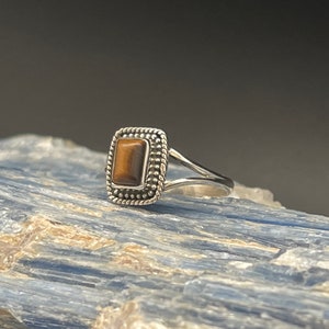 Tiger Eye Gemstone Ring // 925 Sterling Silver // Beaded Rectangle Setting