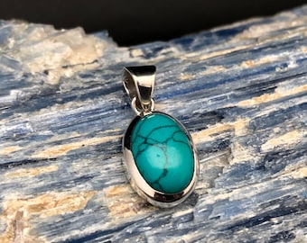 Colgante de plata de ley con turquesa natural - Piedra ovalada