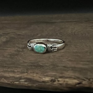 Small Traditional Style Turquoise Ring in 925 Sterling Silver with Genuine Turquoise