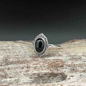 Bali Design Onyx Ring // 925 Sterling Silver // Oxidized// Sizes 5 to 10 Available