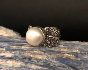 Bali Butterfly Pearl Ring // 925 Sterling Silver // Size 7