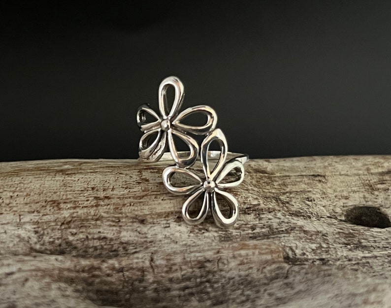 Double Flower Ring // 925 Sterling Silver // 2 Large Flowers Ring // Handmade // Sizes 7 to 10 Available image 2