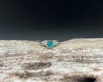Small Square Turquoise Ring // 925 Sterling Silver // Sizes 5 to 10