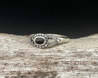 Small Vintage Style Onyx Ring // 925 Sterling Silver // Oxidized // Sizes 5 to 10