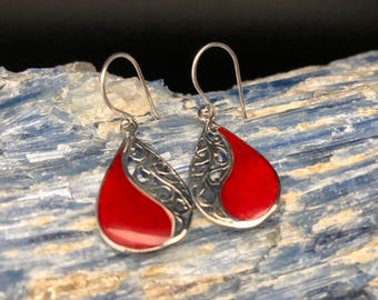 Red Shell Earrings // 925 Sterling Silver // Bali Teardrop Setting // Red Earrings